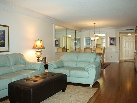 3rd image of 131 Bluff View Dr APT 305
