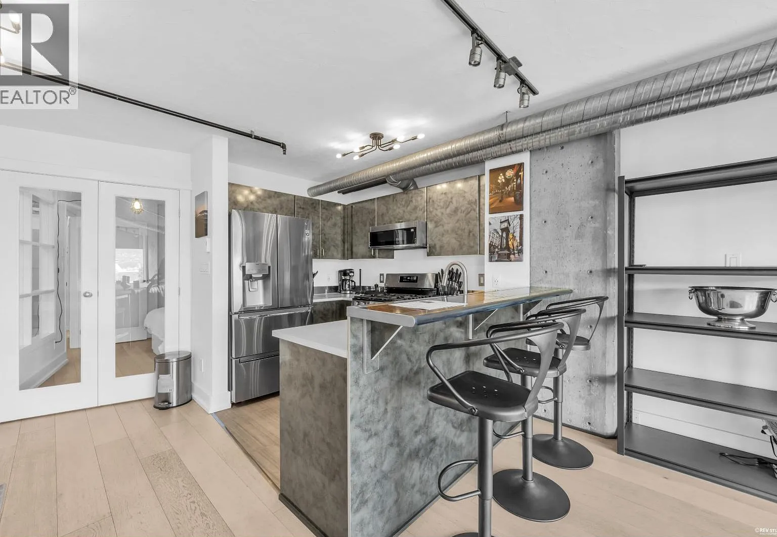 1 bed, 701 sqft, $2,700 — Photo 4