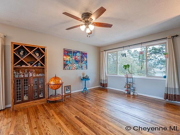3rd image of 7318 Willshire Blvd