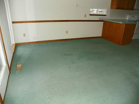 3rd image of 911 Foxtail Dr