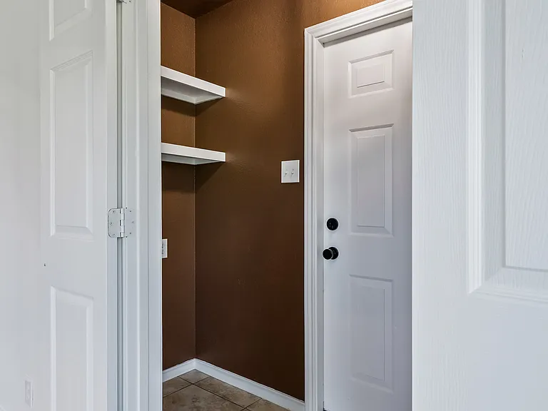 170 N Meadowbrook Dr — Photo 14