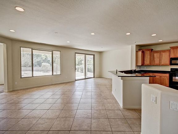 5th image of 26453 W Yukon Dr