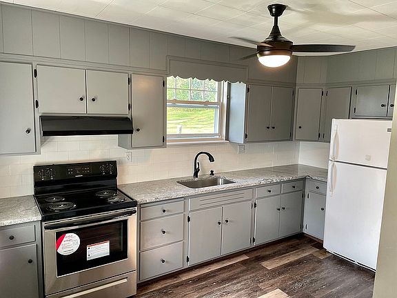 Newly Remodeled Kitchen