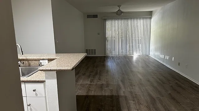 1621 Hotel Cir S #E203 — Photo 3