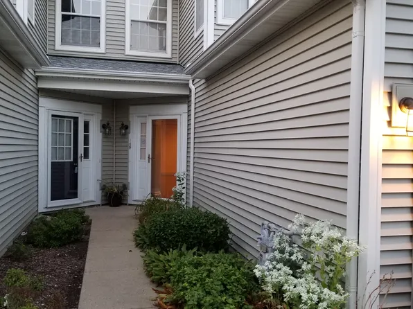 388 Hunterdon Ct #5388A, Schaumburg, IL 60194