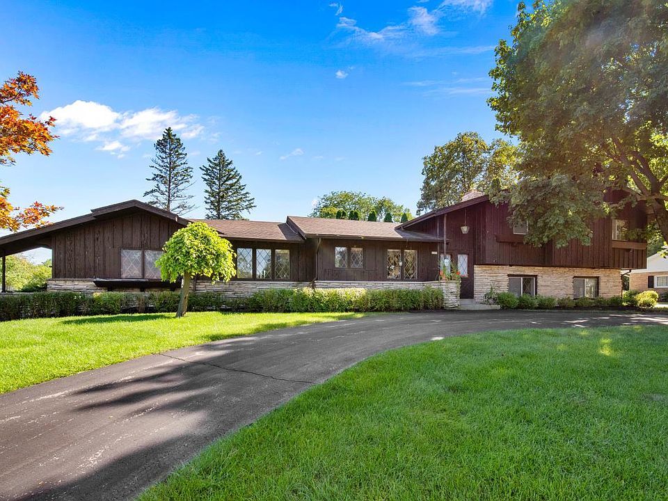 1st image of 2205 West Woodbury LANE