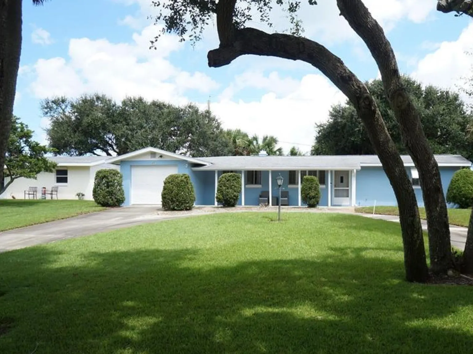 3 bed, 1335 sqft, $3,000 — Photo 2