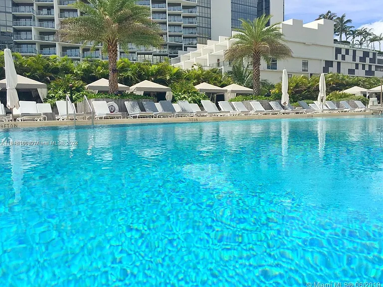 2301 Collins Ave #617 — Photo 6
