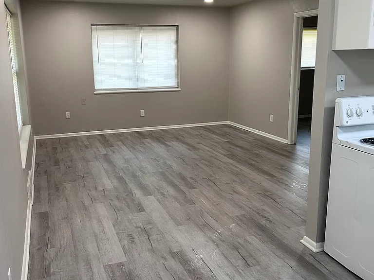 3704 N Land Ave — Photo 2