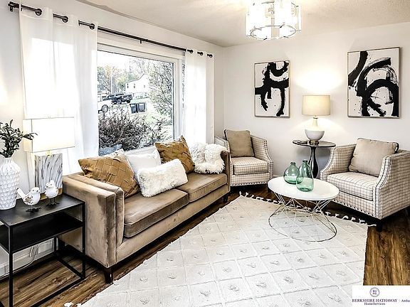 3rd image of 3610 Polk St