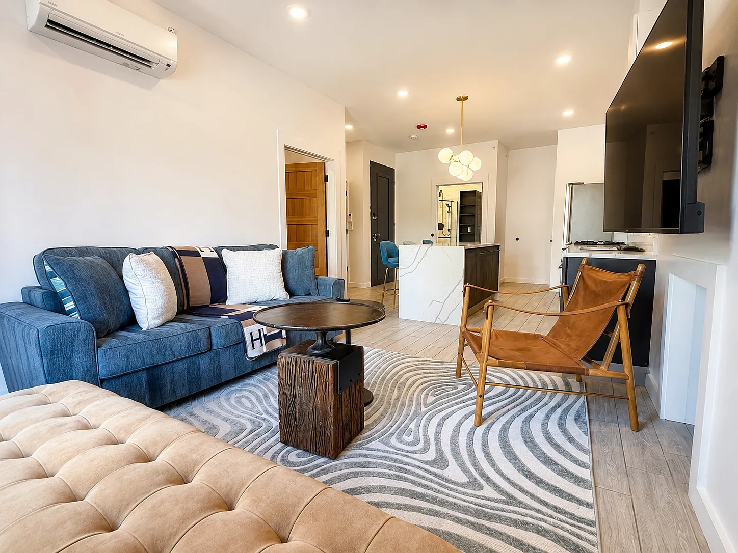 2 bed, 770 sqft, $2,295 — Photo 3