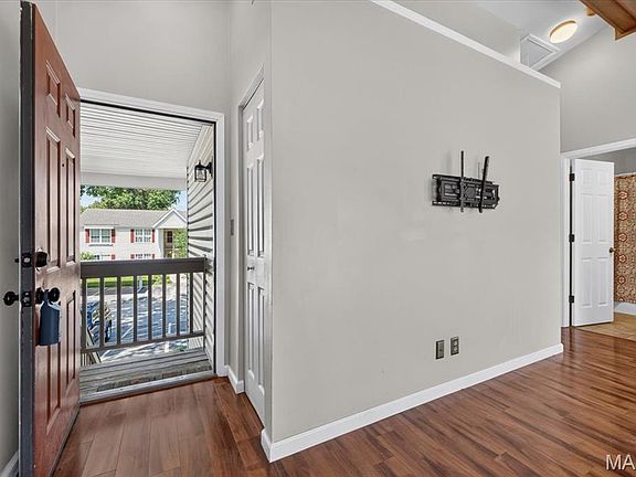 3rd image of 904 Sugar Lake Ct Unit 7