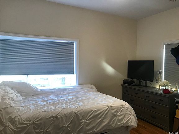 3rd image of 15 New St #5