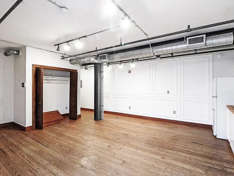 1011 Wood St #201 — Photo 7