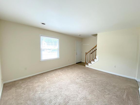 2nd image of 526 Albemarle Ave SE