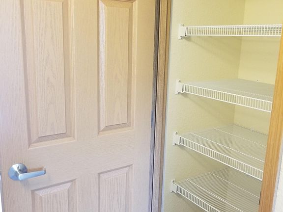 5th image of 218 S Prairie St #218