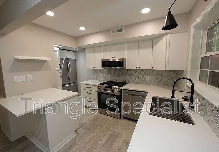 3719 Jamestown Cir — Photo 1