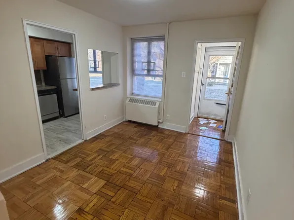 (undisclosed Address), Fresh Meadows, NY 11365