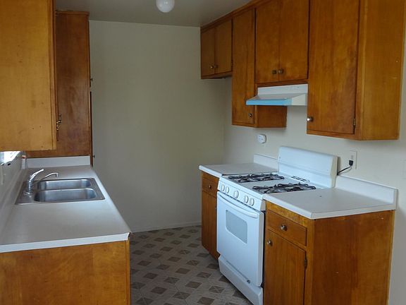 3rd image of 120 N Palm Ave APT C
