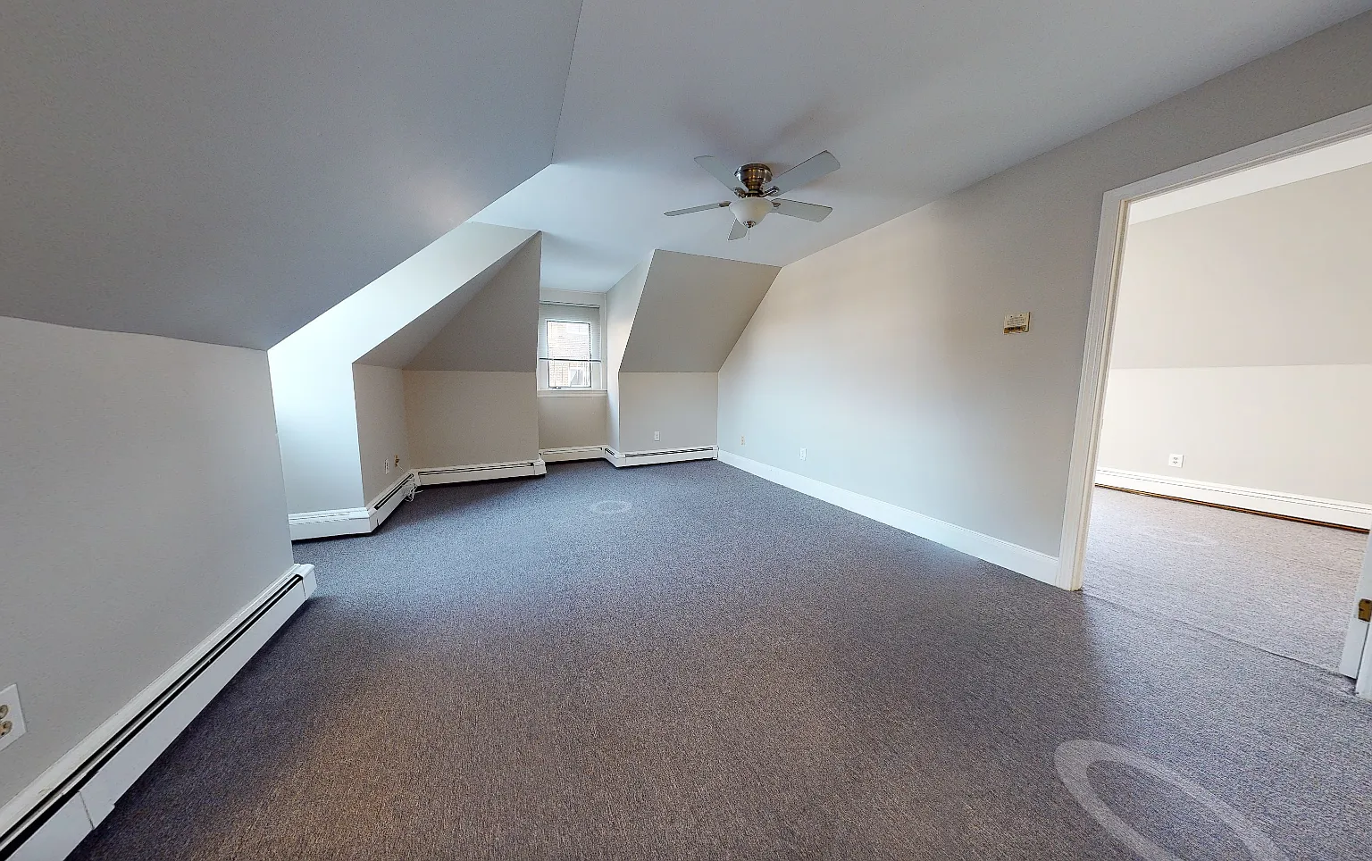 1 bed, 550 sqft, $2,400 — Photo 2