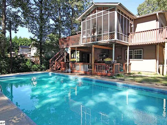 2nd image of 205 Tebblewood Dr
