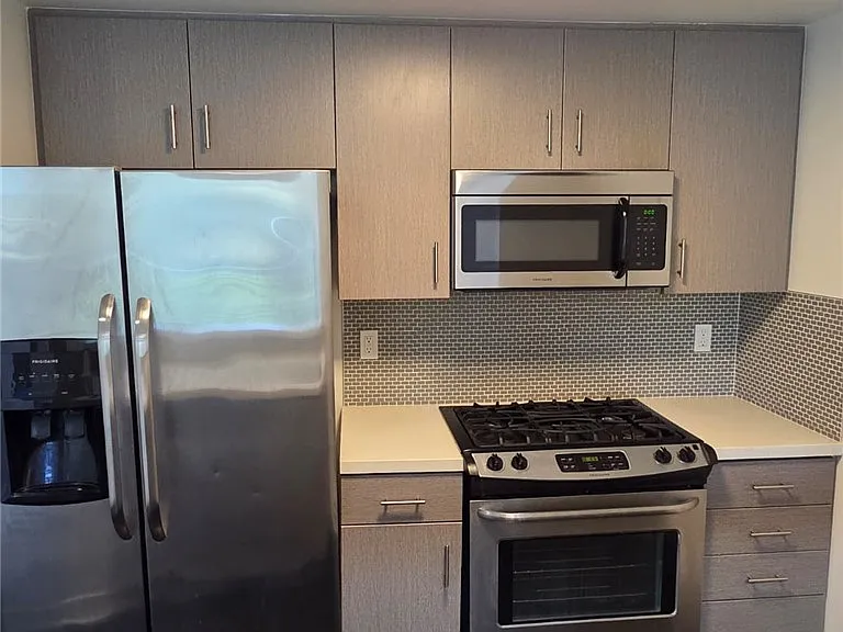 436 S Virgil Ave #405 — Photo 3