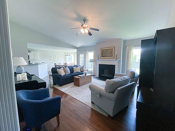 5th image of 812 Eagle Crest Dr
