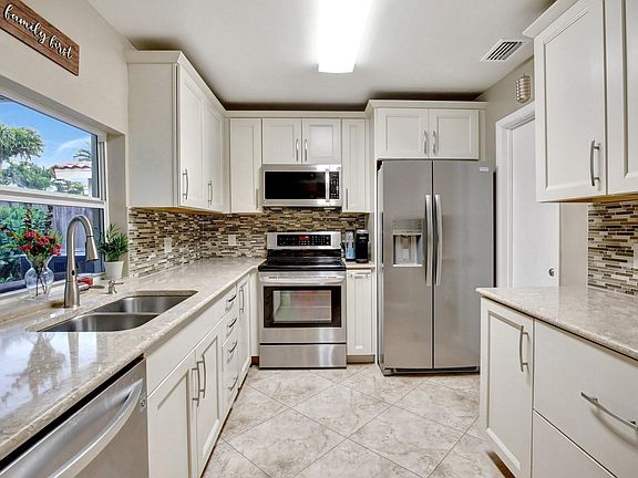 3rd image of 11431 NW 37th Street