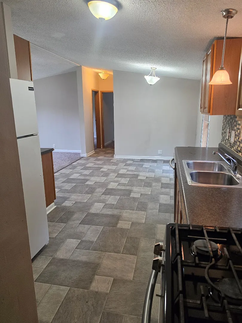 1129 Woodale Rd — Photo 3