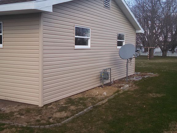 2nd image of 208 N Linden St