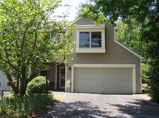 4 Generals Way, Halfmoon, NY 12065