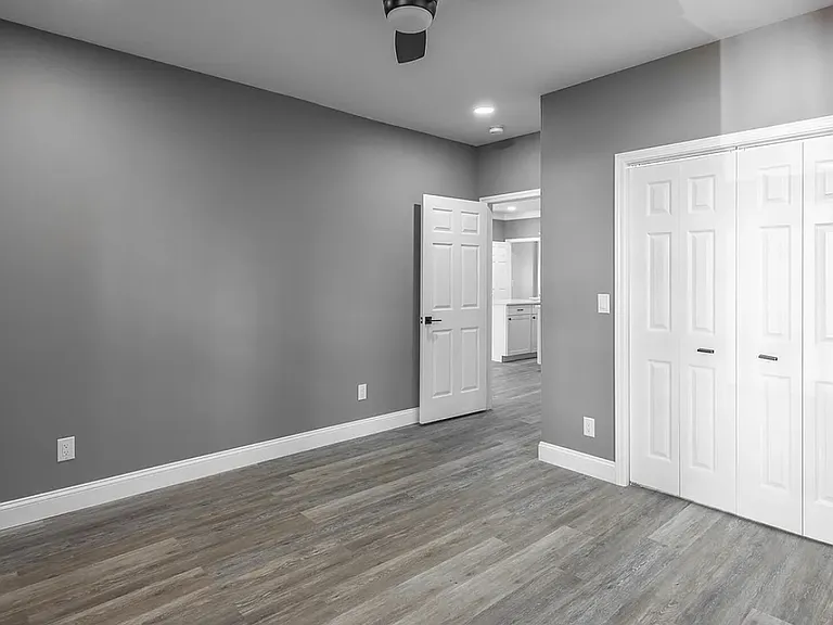 110 Sawyer St — Photo 10
