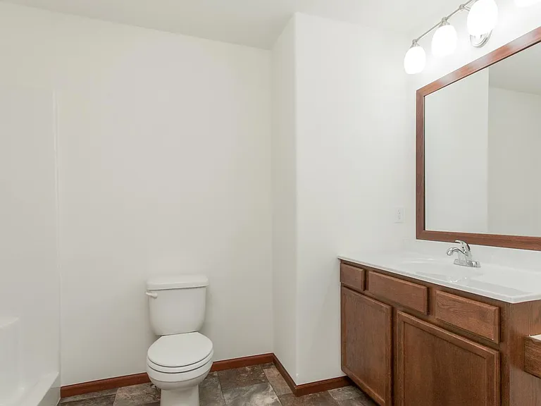 3707 English Glen Ave — Photo 8