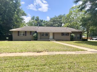 190 Adams Dr, Crestview, FL 32536