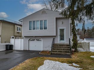 345 Collington Drive, Ronkonkoma, NY 11779