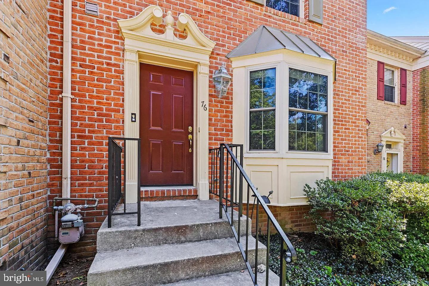 3 bed, 2.5 bath, 2040 sqft, $3,000 — Photo 2