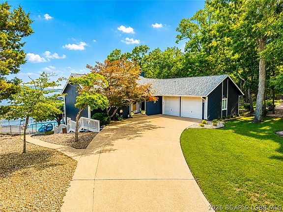 3rd image of 600 Heron Estates Dr