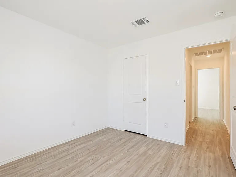 2714 Robles St — Photo 10