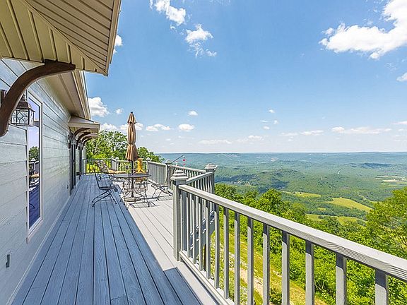 Beautiful deck 