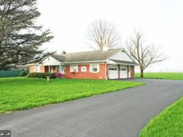 1422 Lancaster Rd, Manheim, PA 17545