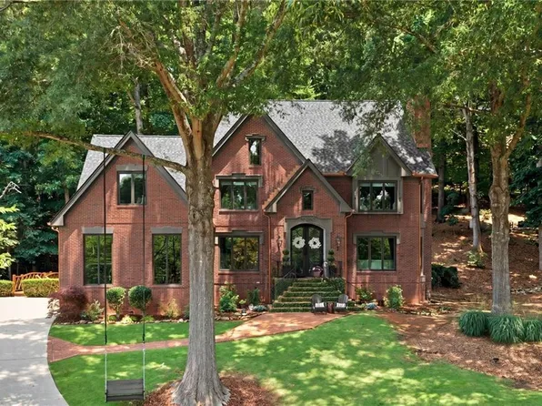 2150 River Cliff Dr, Roswell, GA 30076