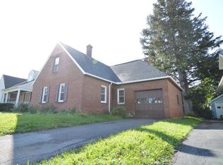 69 Redfern Dr, Rochester, NY 14620