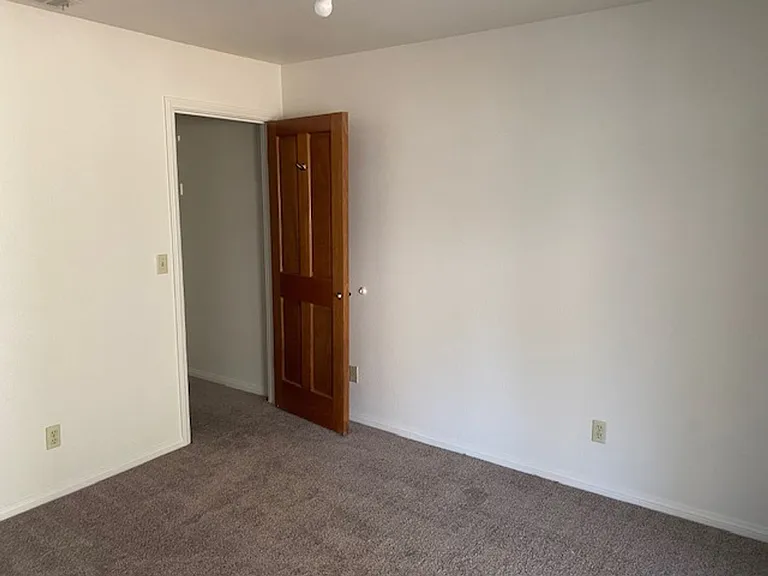 848 Woodland Ave #4 — Photo 5