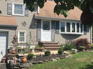 142 Overbrook Rd, Piscataway, NJ 08854