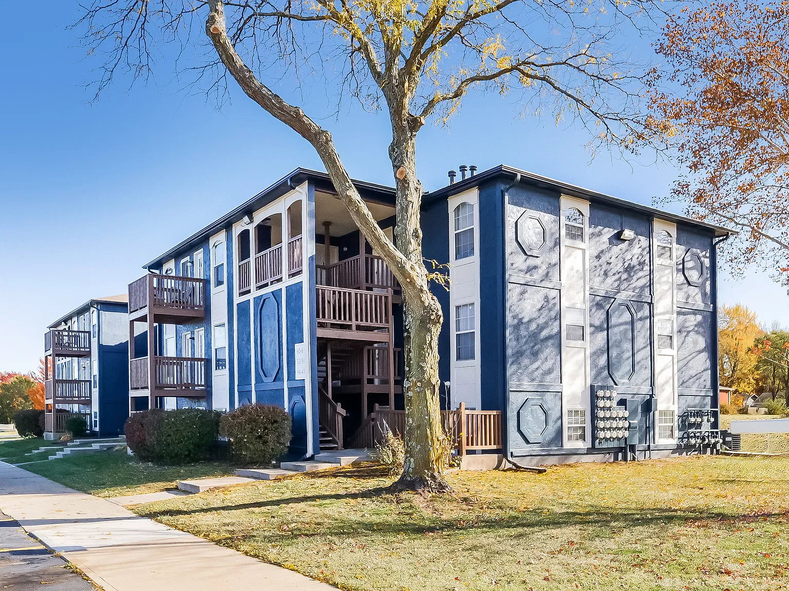 Summit Point Apartments — Photo 3