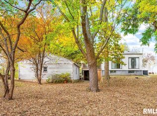 11724 N Riverview Rd, Chillicothe, IL 61523