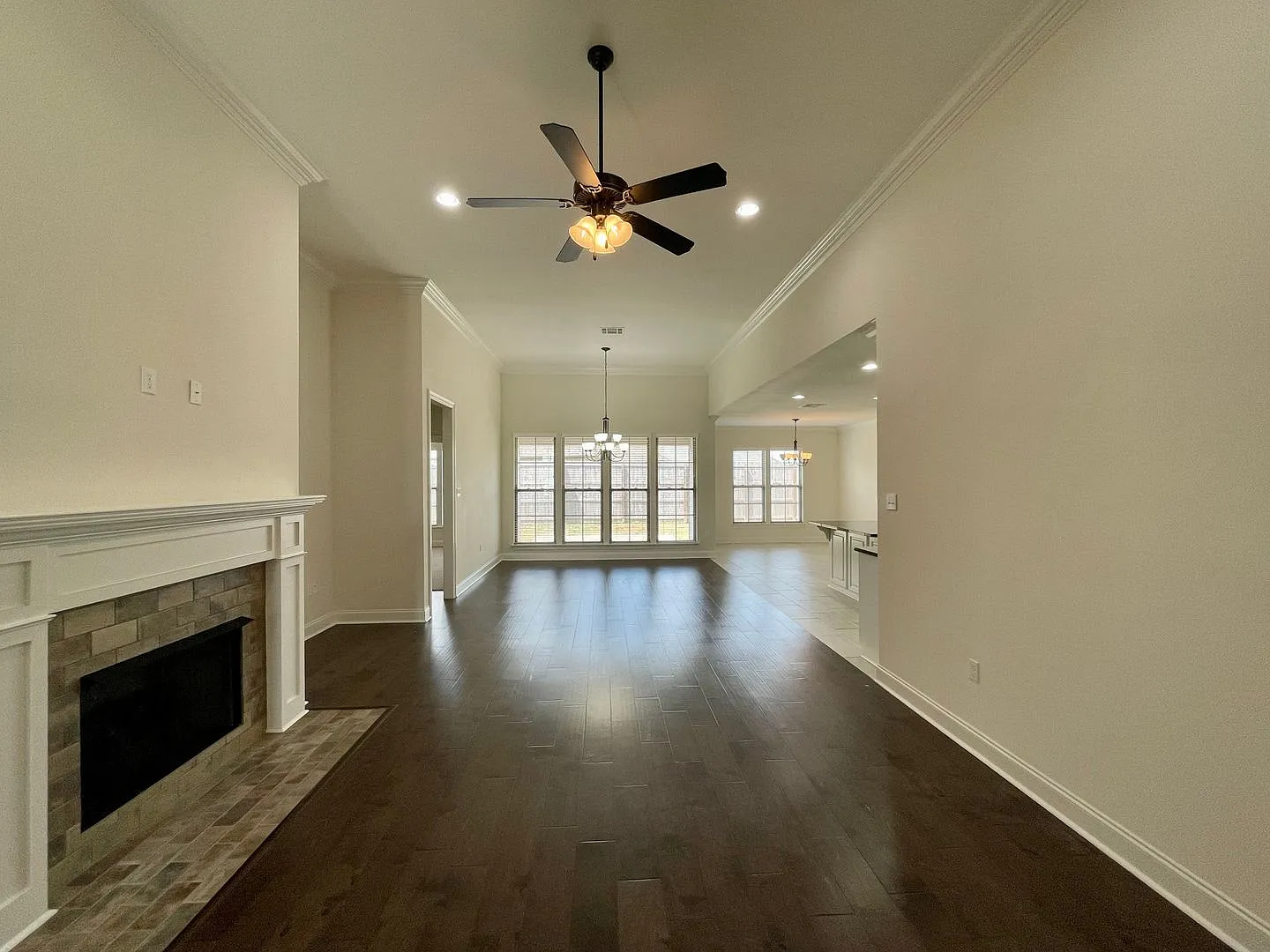 3 bedroom, 2 bath home plus an office! — Photo 2