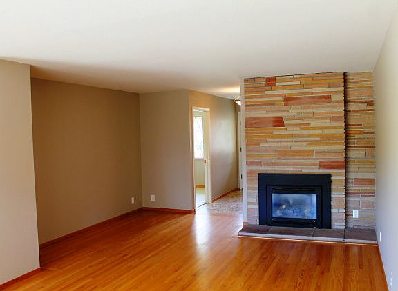 5th image of 1866 Hull Ave