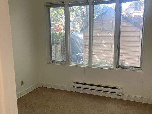 3rd image of 302 Woodbine Ave #1
