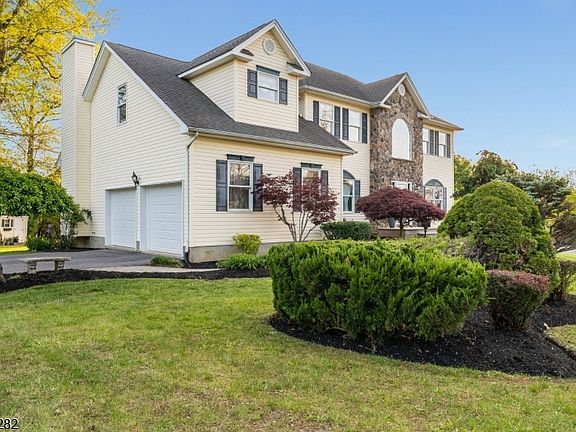 2nd image of 23 Oak Ridge Rd